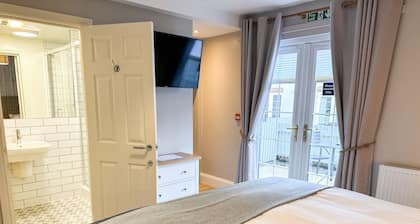 Beach House Hotel