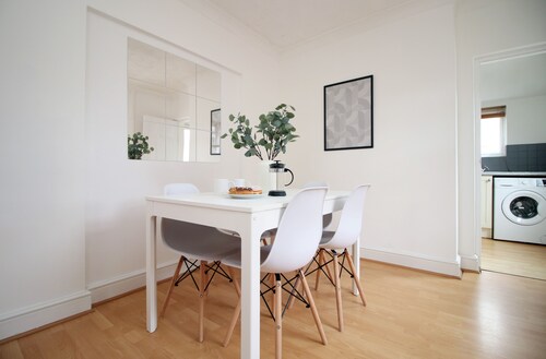 Mawr Terrace by Tŷ SA -NEW sleeps 8