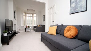 Unclassified image, 2 of 28, button - Mawr Terrace by Tŷ SA -NEW sleeps 8 (Cardiff)