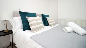 Unclassified image, 4 of 28, button - Mawr Terrace by Tŷ SA -NEW sleeps 8 (Cardiff)