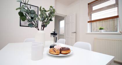 Mawr Terrace by Tŷ SA -NEW sleeps 8