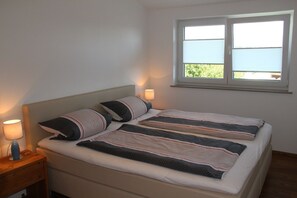 1 habitación, tabla de planchar con plancha, wifi gratis y ropa de cama 