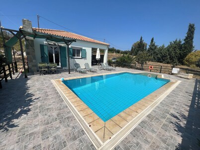 Villa Varkoula - 2 bedroom family villa with private pool near Xi beach
