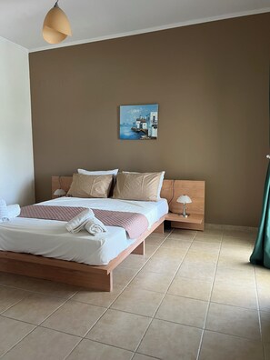 2 bedrooms, in-room safe, iron/ironing board, travel crib