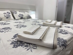 2 chambres, fer et planche Ă repasser, Wi-Fi, draps fournis