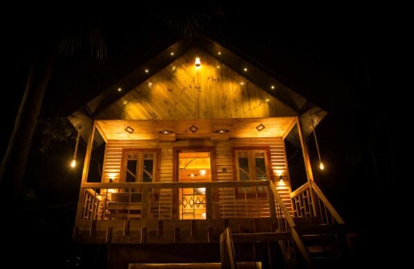 Honeymoon Tree House