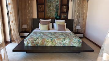 4 chambres, coffres-forts dans les chambres, fer et planche Ă  repasser