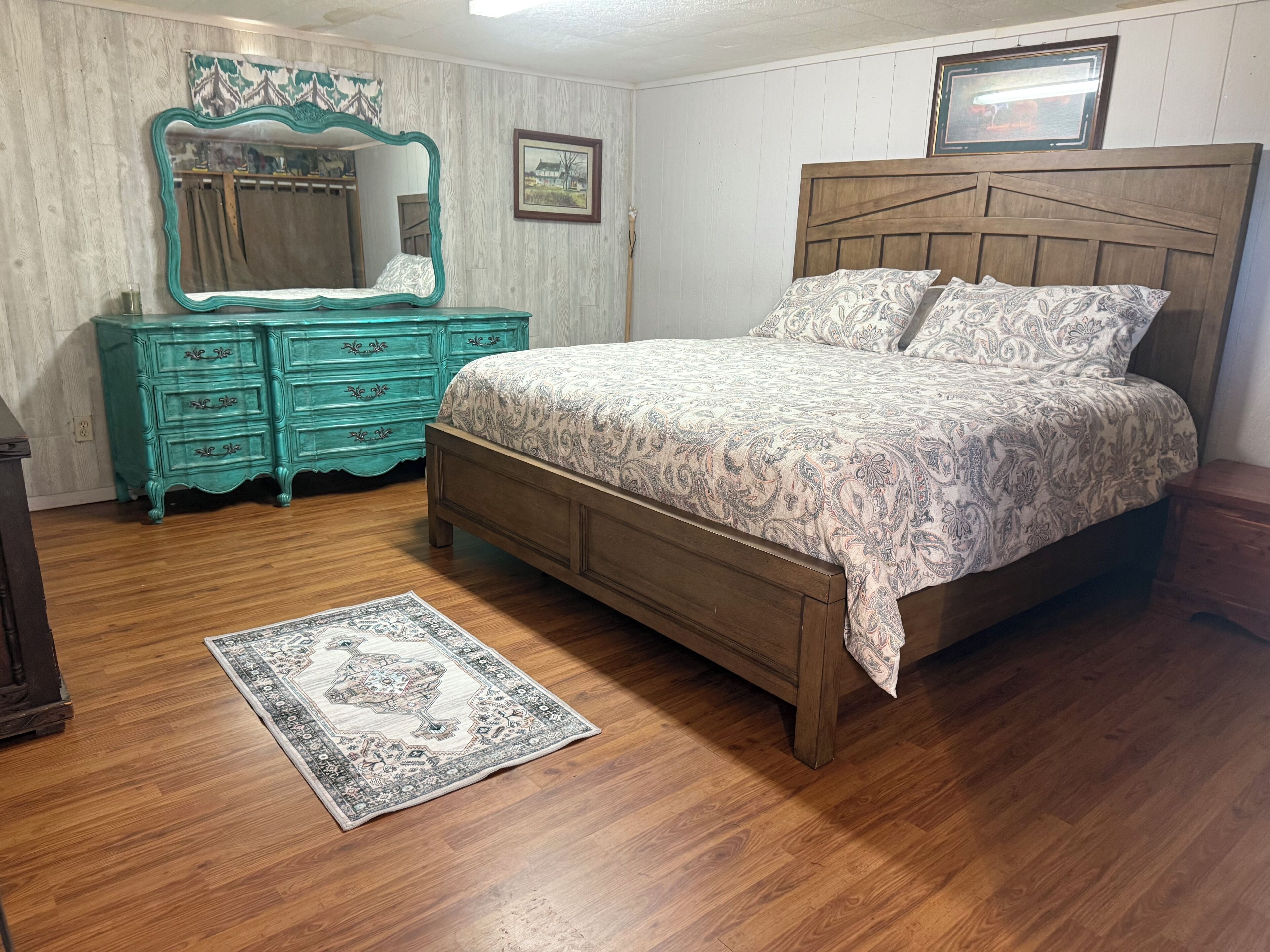 2 bedrooms, bed sheets