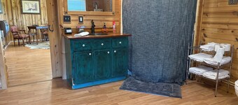 Rustic bunkhouse on authentic working ranch in the beautiful Tennessee mountains