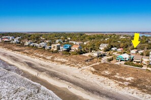 Una spiaggia nelle vicinanze