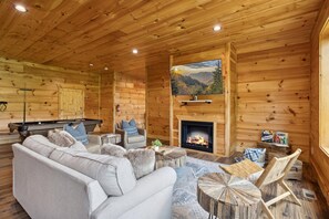 智能电视、壁炉