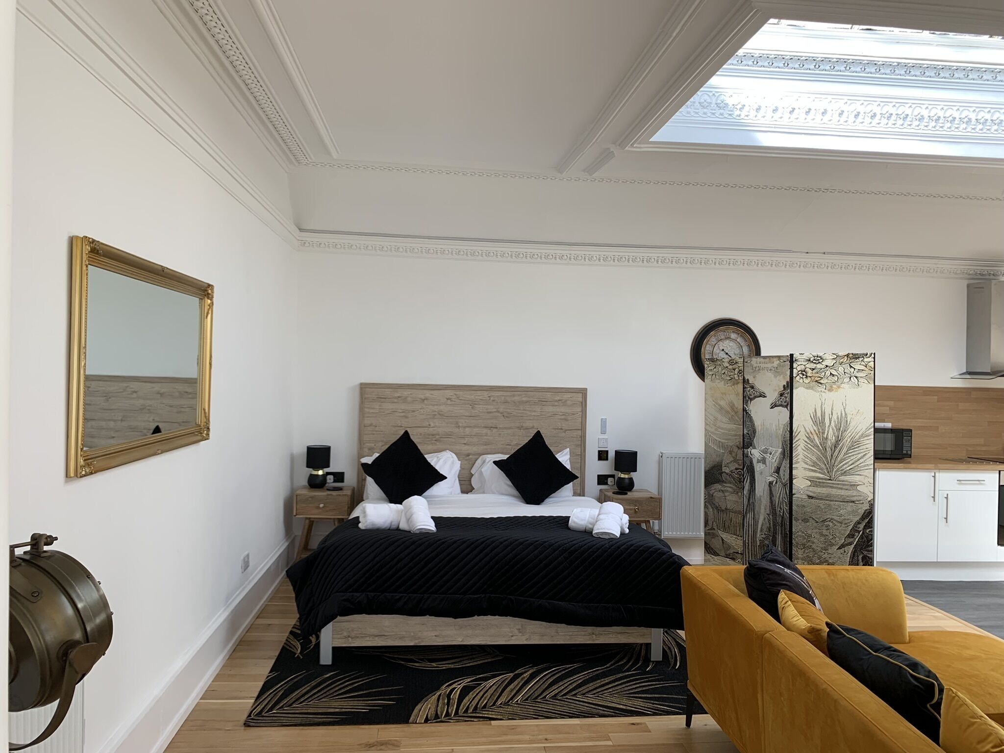 superior studio suite, 1 king bed, non smoking, sea view | egyptian cotton sheets, premium bedding, pillow-top beds