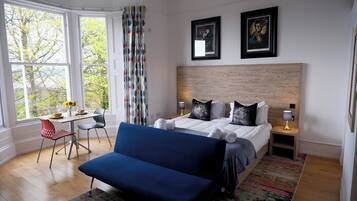 Executive studio suite, 1 kingsize bed, niet-roken, uitzicht op rivier | Lakens van Egyptisch katoen, luxe beddengoed, pillowtop-bedden