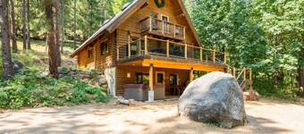 Custom Log Cabin with Tons of Great Amenities!