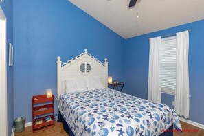 2 chambres, fer et planche à repasser, accès au Wi-Fi (inclus)