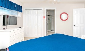 4 bedrooms, desk, iron/ironing board, free WiFi