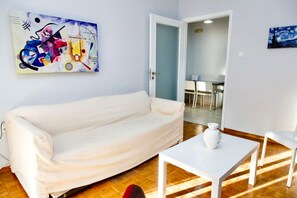 Apartament urbà | Sala d'estar | Televisor de 32 polzades amb canals digitals