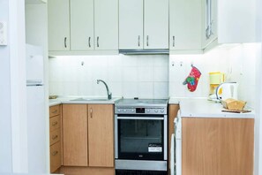 City Apartment | Private kitchen | Fridge, oven, cookware/dishes/utensils - Cozy apt in the center of Athens (Athens)