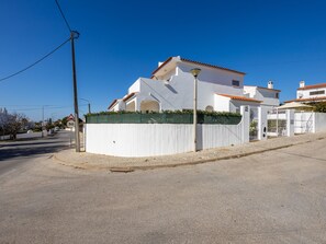 Esterni
