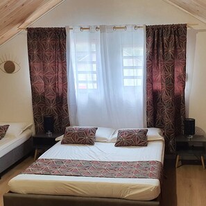 4 bedrooms, iron/ironing board, free WiFi, bed sheets