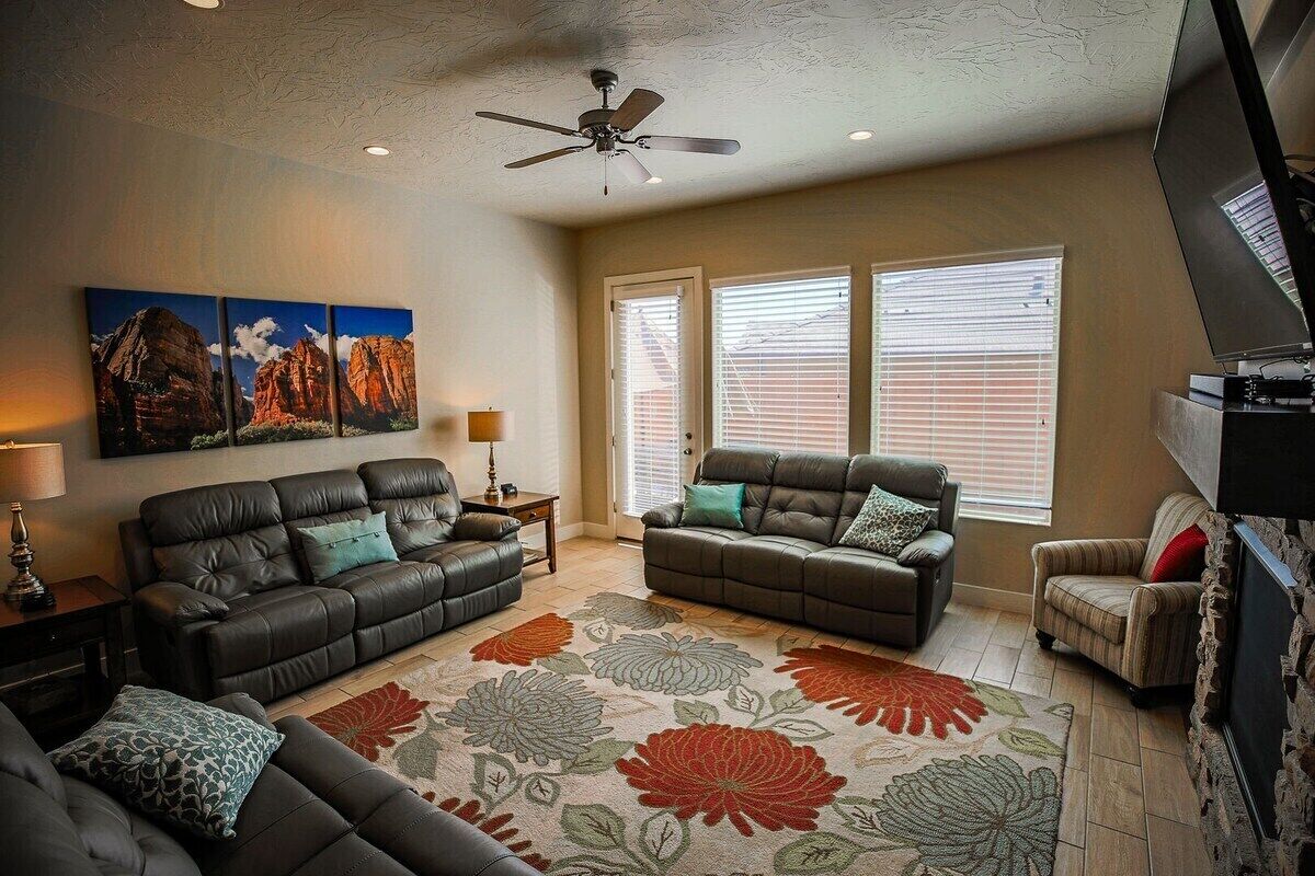 TV, fireplace, offices