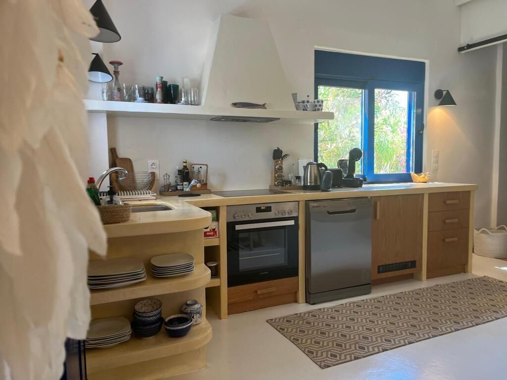 Frigorifero, forno, piano cottura, lavastoviglie