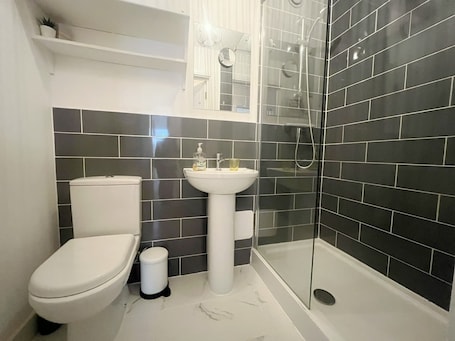 Shower, hair dryer. Anstey Heights - Apartment 4 - Hopewell
