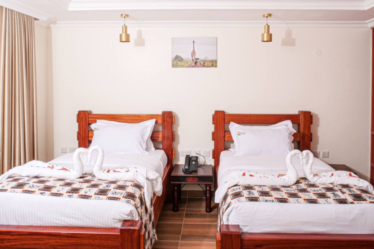 Memory foam beds, in-room safe, desk, soundproofing