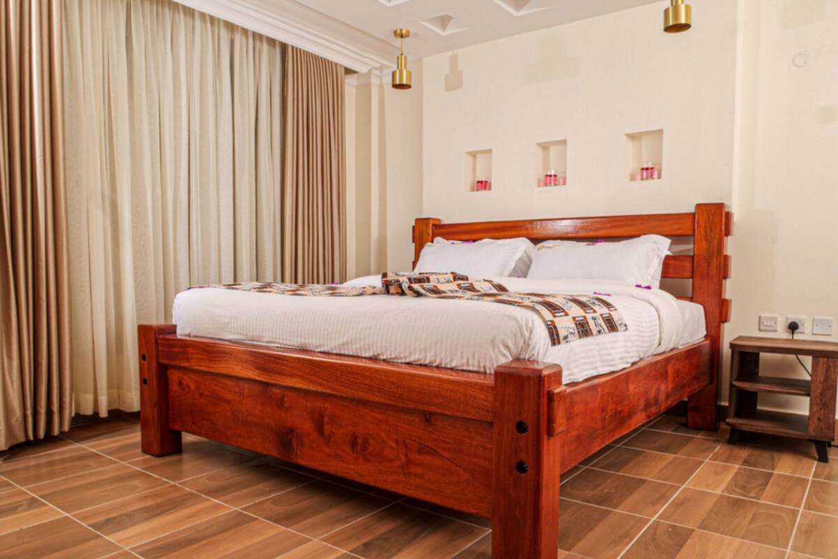 Standard Double Room, 1 Double Bed, City View | Memory foam beds, in-room safe, desk, soundproofing