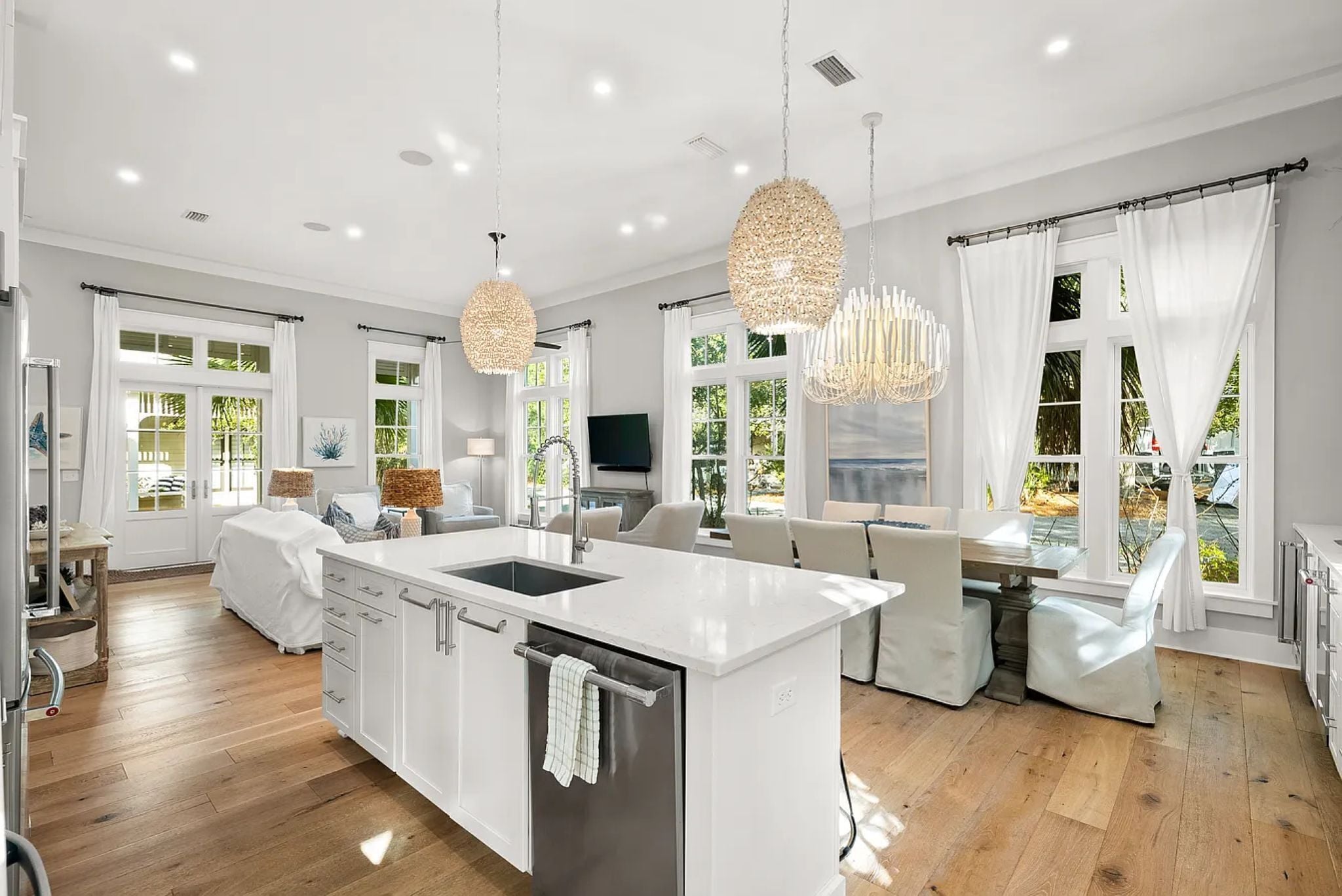 Kylskåp, mikrovågsugn, ugn och spishäll