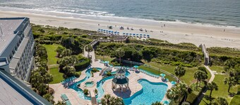 *Bridgewater 106* Beautiful Renovated condo in Litchfield by the Sea!