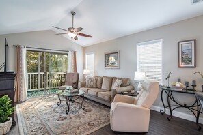 TV - *TB 12H* Bedroom/Three Bath unit in True Blue (Pawleys Island)