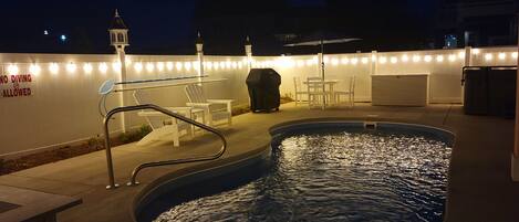 Piscina all'aperto, una piscina riscaldata
