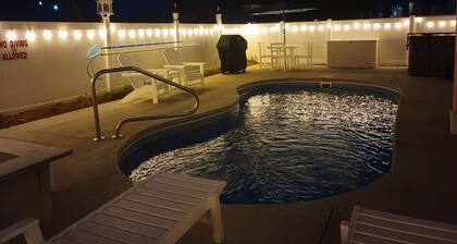 Close to beach, on the golf course in TCC! Pool, spa, and 6 seat golf cart!