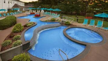 Piscine couverte, piscine extérieure