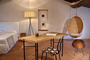 5 bedrooms, in-room safe, desk, iron/ironing board - VILLA CARNICELLI eco-friendly,sustainable, 450m² (4,850ft²),private pool, design (Gragnano di Capannori)