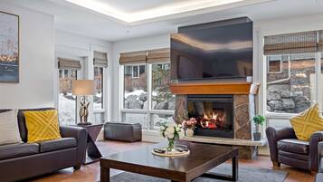 Tv, pejs, stereoanlæg, kontorer