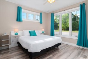 2 bedrooms, iron/ironing board, travel cot, WiFi - CitySide Lofts: Unit 3 (Traverse City)