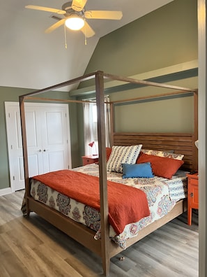 4 bedrooms, desk, free WiFi, bed sheets