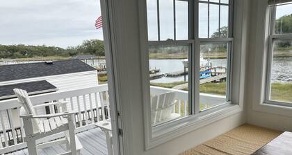 Boat lovers dream rental.....Lovely home on ICW. Boat lift, Tesla charger