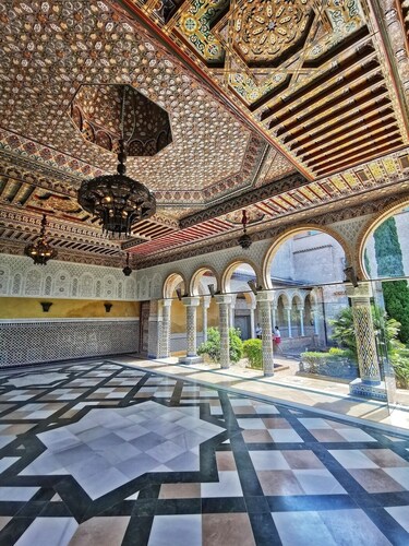 Stunning rental by the lake