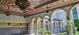 Stunning rental by the lake