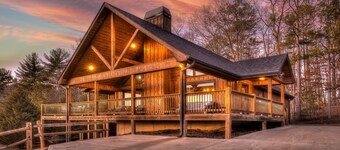 10% Off Member Deal•10 min>Blue Ridge•Mtn Views•Hot Tub•Firepit•Game Room•Pond