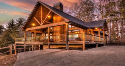 10% Off Member Deal•10 min>Blue Ridge•Mtn Views•Hot Tub•Firepit•Game Room•Pond