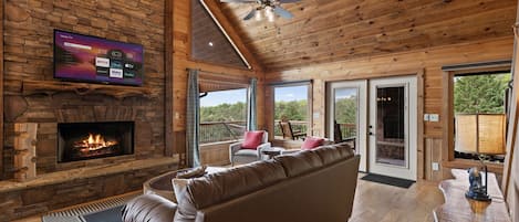 Smart TV, chimenea y videojuegos