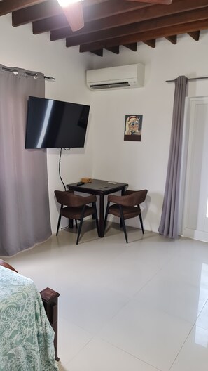 1 bedroom, Internet - Studio #2, 5 Min to Eagle Beach (Oranjestad)