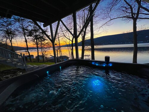 Luxury Lakefront | Beach • Hot Tub • Dock