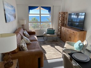 Smart TV, books, stereo - Feet in the water at EL CAMPELLO - ALICANTE (Costa Blanca) (El Campello)