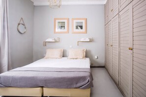 2 bedrooms, iron/ironing board, WiFi, bed sheets - Paul Seafront House (Messongi corfu)