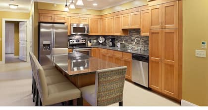 Great two bedroom villa by Loon Ski resort